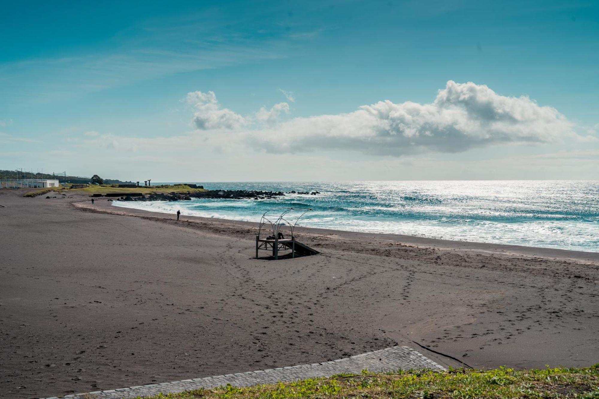 Beach Waves Ponta Delgada Esterno foto